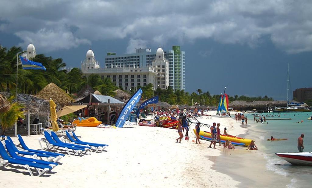 Sandcastle Beach Apartments Palm Beach Exterior foto